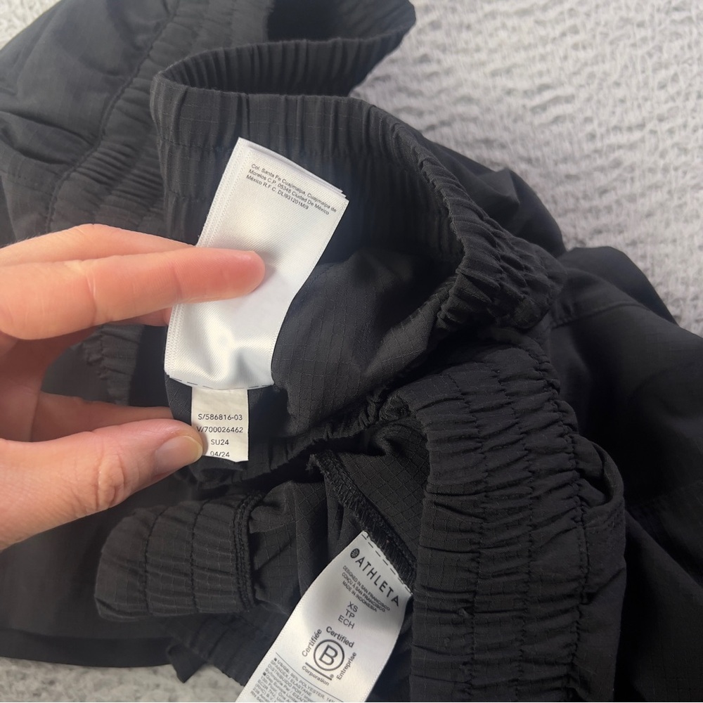 Athleta Boundless Shorts Womens XS Black Athletic Travel Casual Set of 2 - Picture 8 of 8